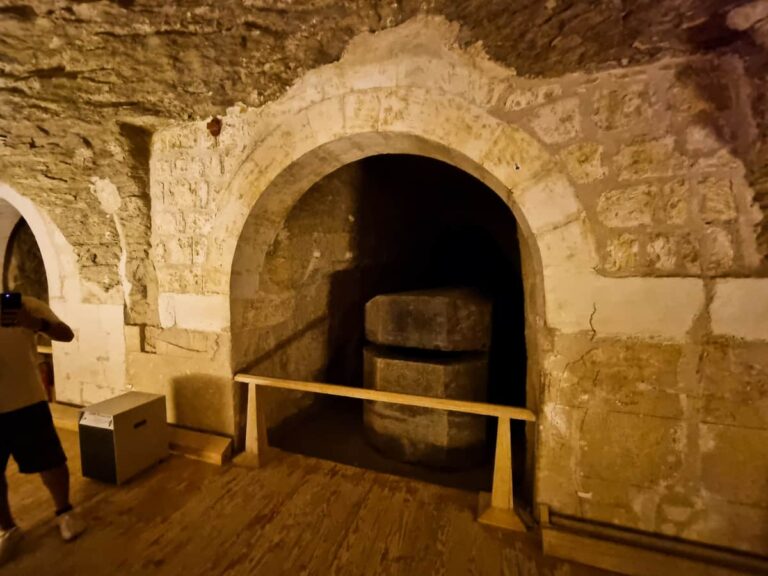 Serapeum of Saqqara vs. Other Tombs in Egypt