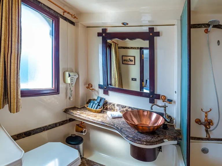 Sonesta Dahabeya Amirat bathroom